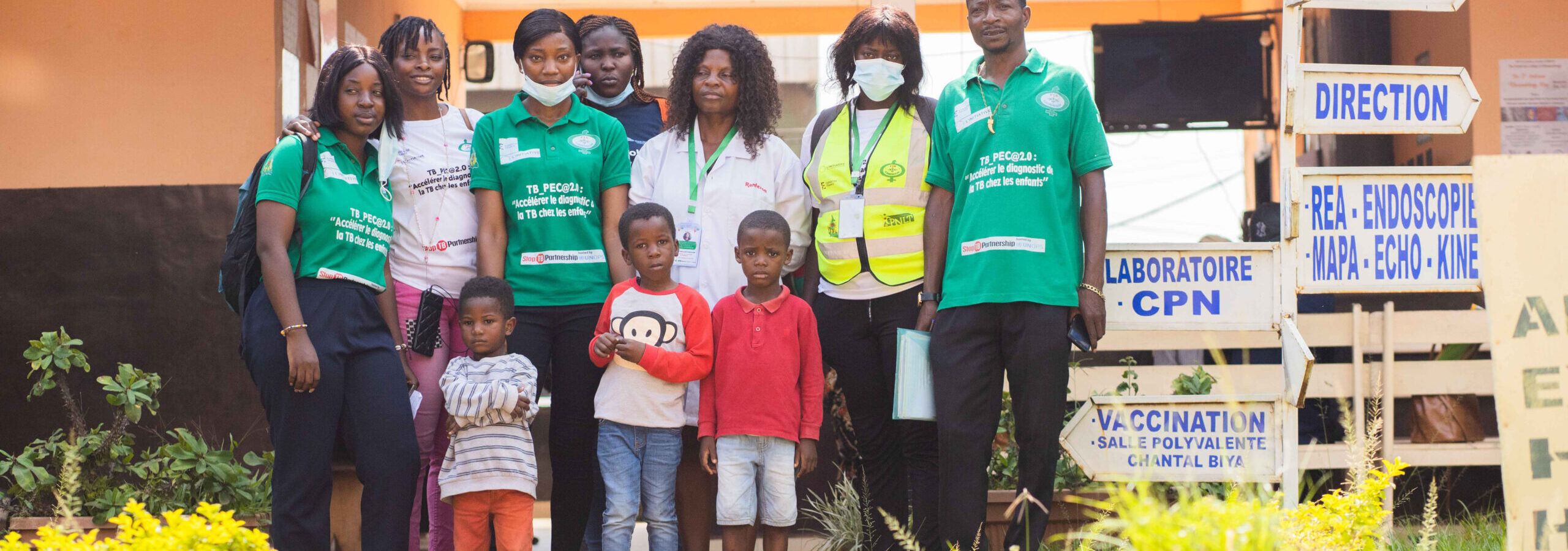 Visite De L’hôpital De District De Biyem Assi Avec L’ong Fi