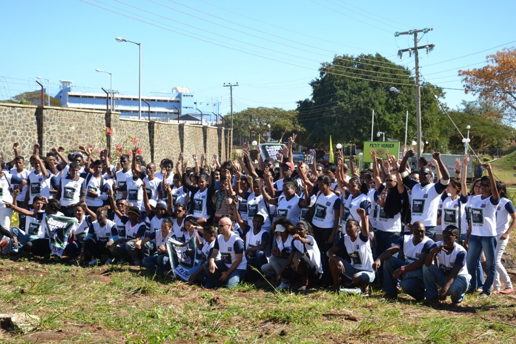 Mobilisation Support Don't Punish Devant La Prison De Petit Verger