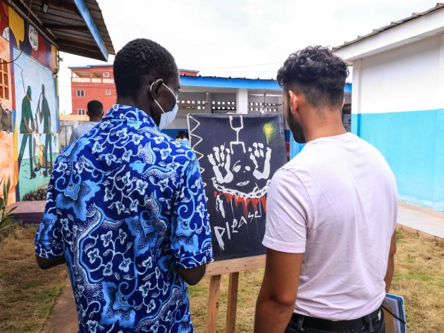 Ya Fohi - Irié Ezechiel, pair éducateur, explique son œuvre racontant son vécu de personne usagère de drogues 2