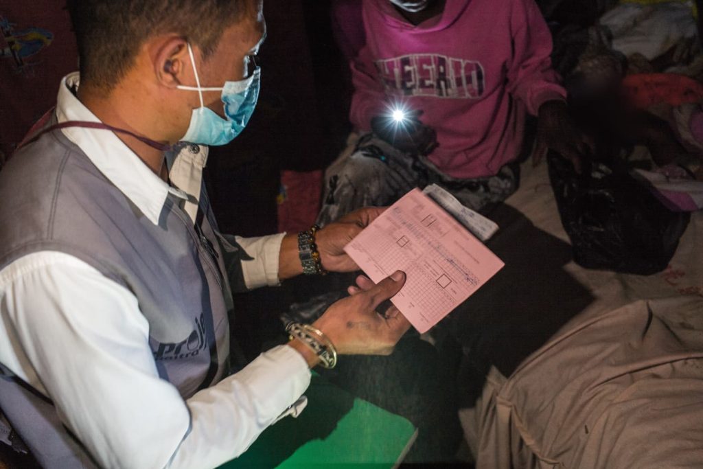 Image d'une visite à domicile dans le cadre du projet RAITRA.