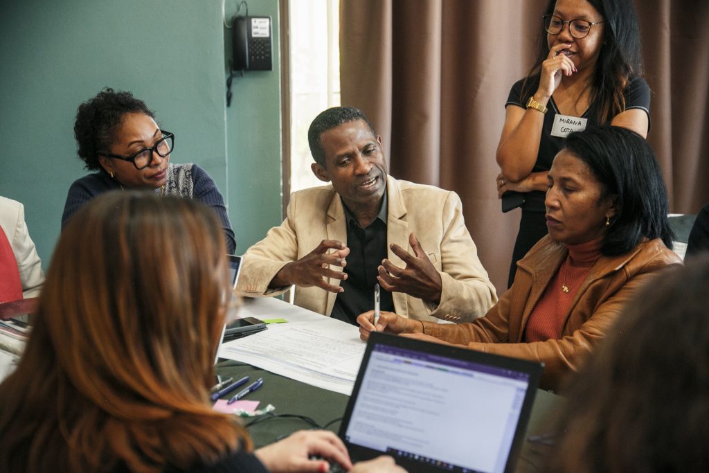 Image d'un atelier de coconstruction des recommandations dans le cadre de la première évaluation géographique à Madagascar