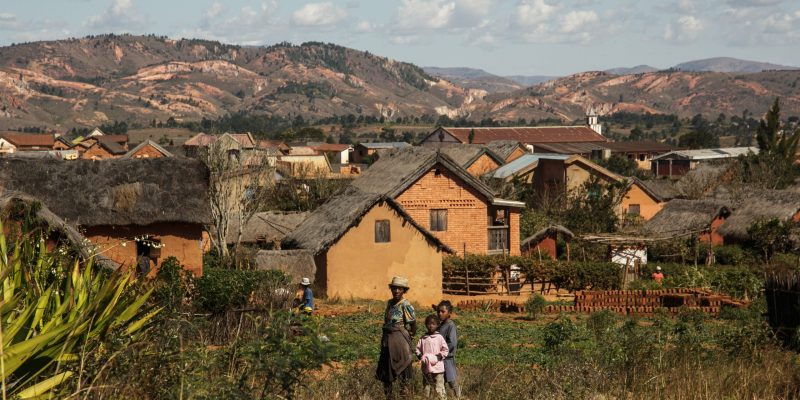 Image d'un village où s'est implanté un cabinet d’accouchement communautaire dans le cadre du projet PluriElles