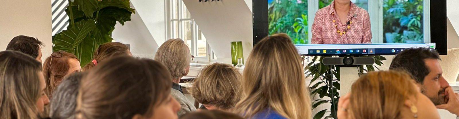 Le VIH à travers les âges : regards croisés