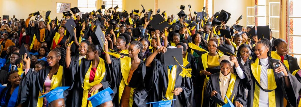Remise de diplômes dans le cadre du projet Rwanda 4×4 Health Workforce (RHS Rwanda)