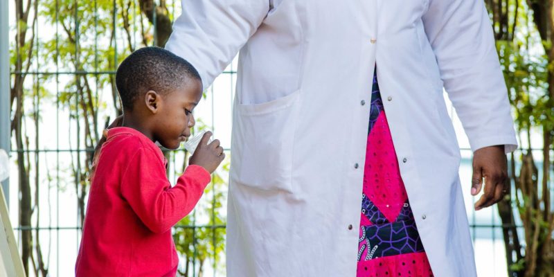 Visite De L’hôpital De District De Biyem Assi Avec L’ong Fi