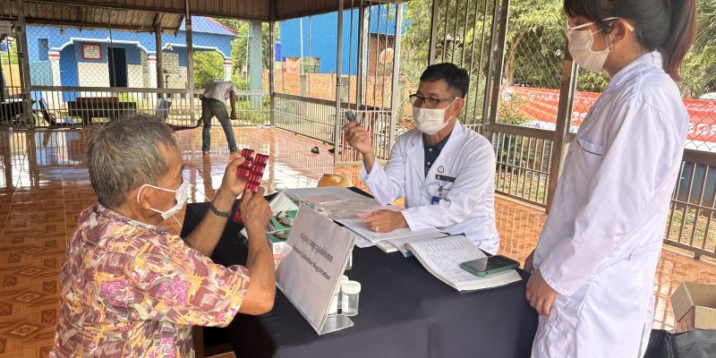 Photo d'une consultation communautaire dans le cadre du projet SHIFT-TB.