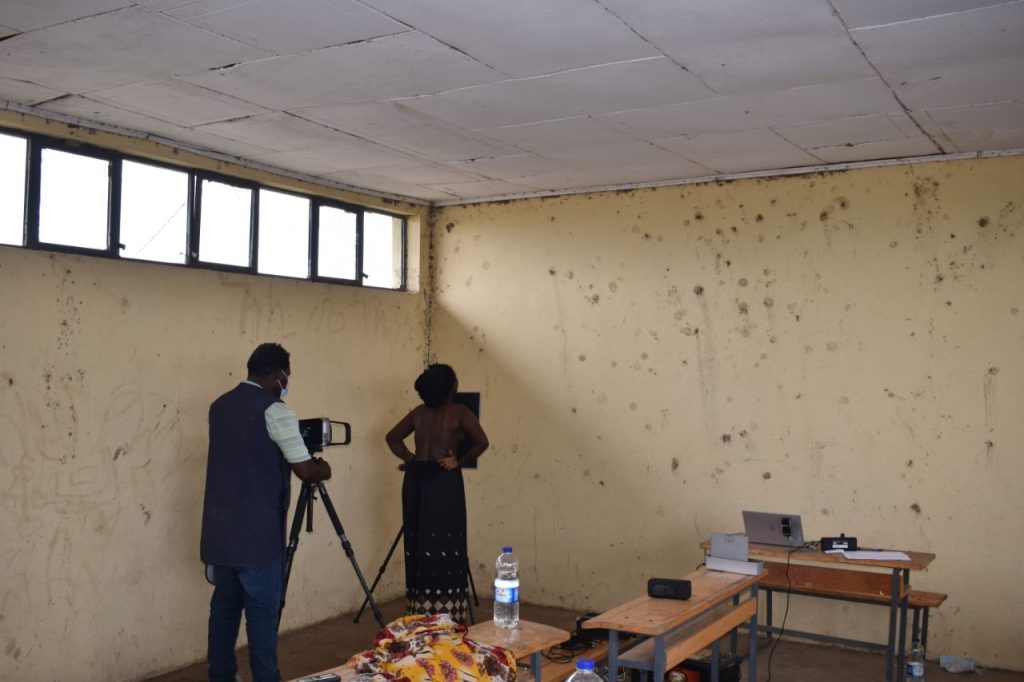 Dans le cadre du projet REACH Ethiopia, une patiente consulter pour suspicion d'avoir contractée la tuberculose