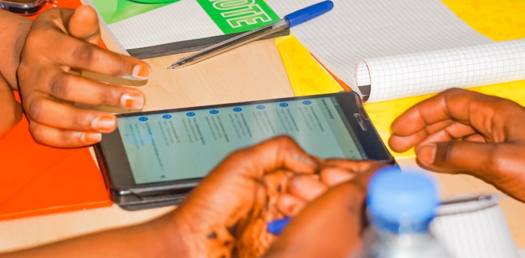 Tablette servant à la collecte des données mobiles à l'observatoire communautaire