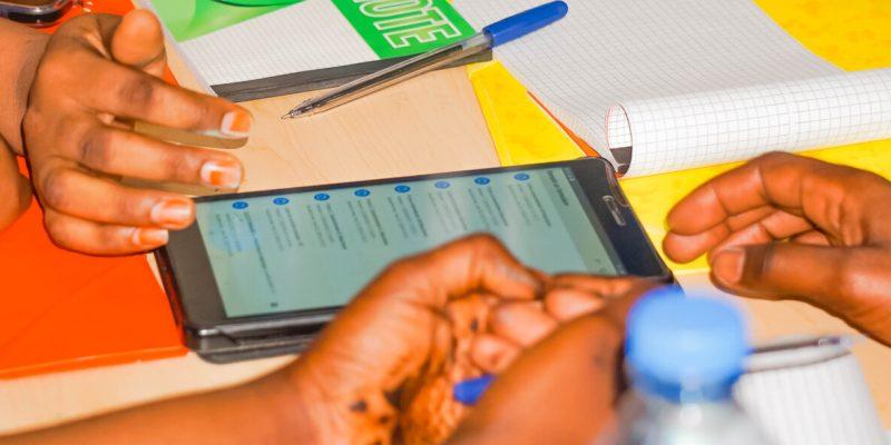 Tablette servant à la collecte des données mobiles à l'observatoire communautaire
