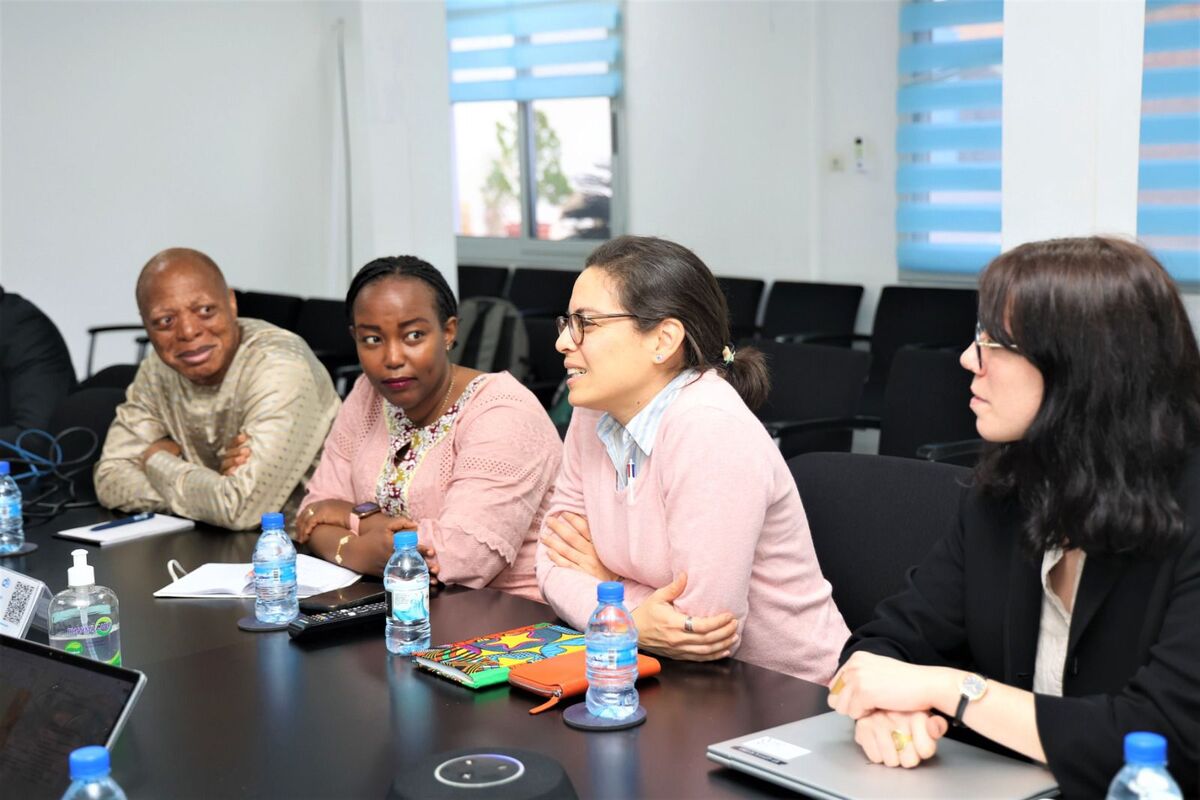 Réunion lors d'une mission conjointe entre le Fonds Mondial et Expertise France