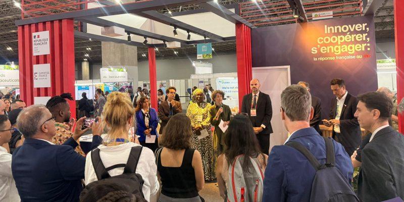 Inauguration du stand France à AIDS 2026